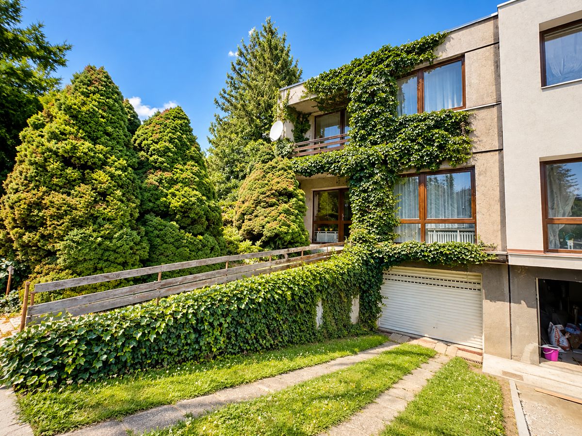 Prodej rodinného domu 241 m², pozemek 893 m² – fotografie 3