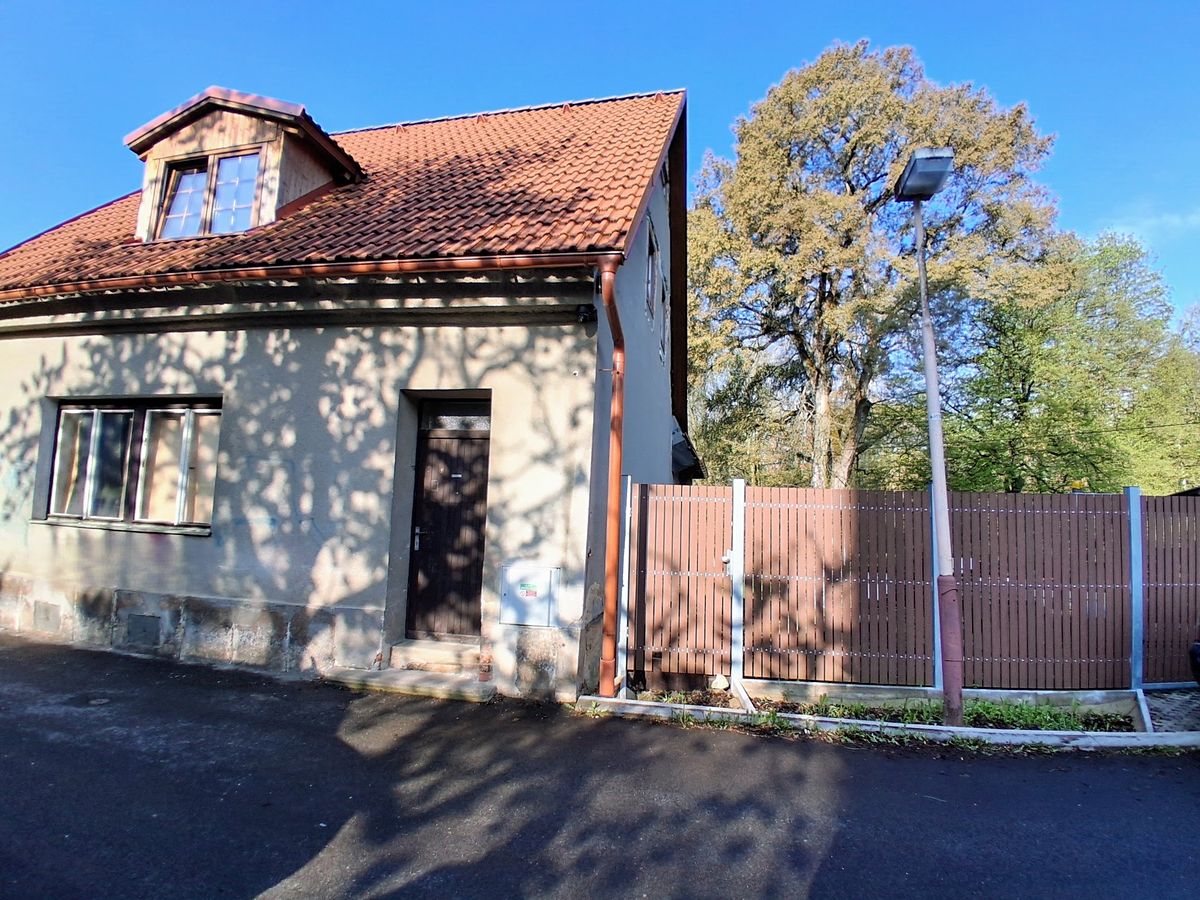 Prodej rodinného domu 147 m², pozemek 342 m² – fotografie 2