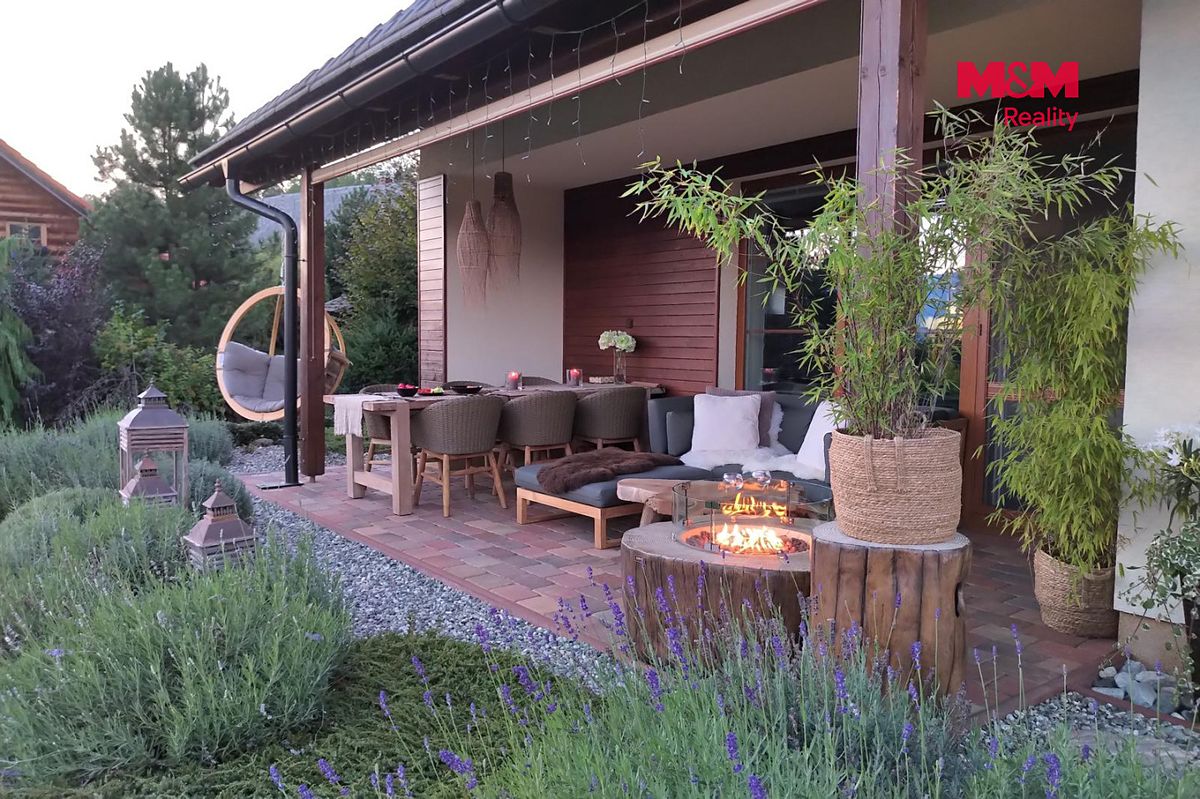 Prodej rodinného domu 179 m², pozemek 1214 m² – fotografie 3