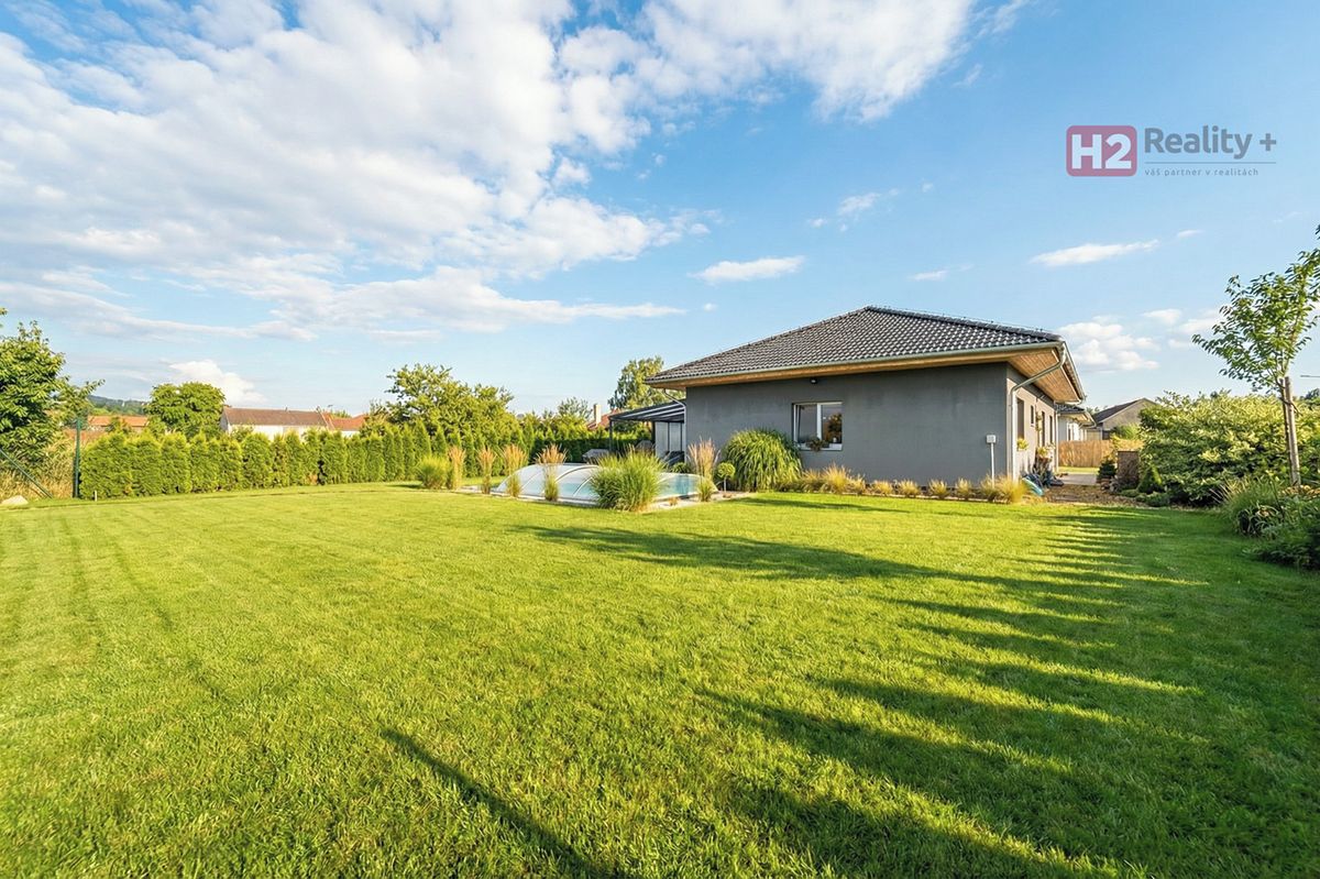 Prodej rodinného domu 125 m², pozemek 765 m² – fotografie 3