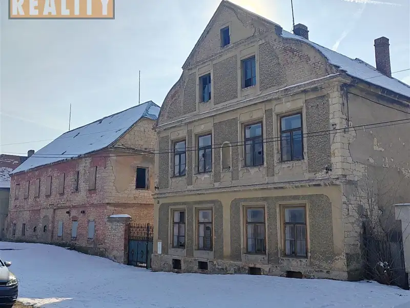 Prodej rodinného domu 276 m², pozemek 2292 m², Postoloprty – náhled fotky 2