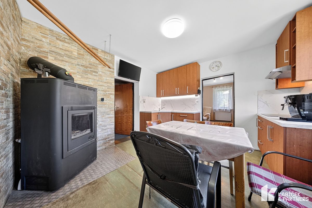 Prodej rodinného domu 115 m², pozemek 1142 m² – fotografie 5