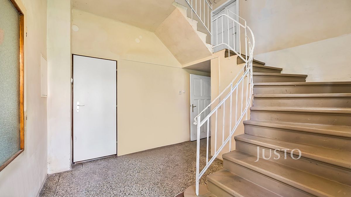 Prodej rodinného domu 180 m², pozemek 1758 m² – fotografie 5