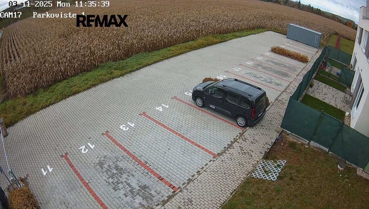 Pronájem garážového stání 12 m² – fotografie 2
