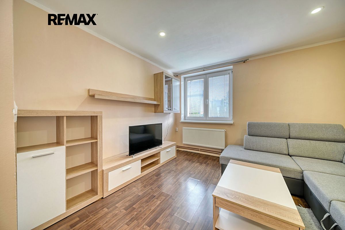 Pronájem bytu 2+kk 35 m² – fotografie 2