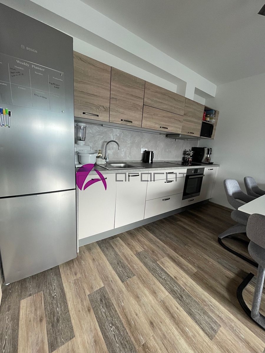 Pronájem bytu 2+kk 62 m² – fotografie 5