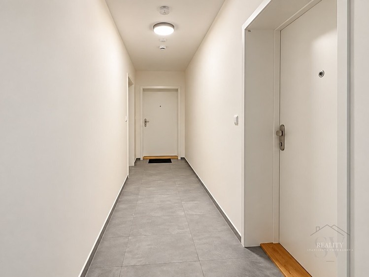 Pronájem bytu 2+kk, 68 m² (19 z 30)
