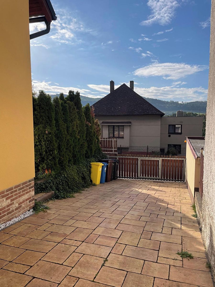 Pronájem rodinného domu 160 m², pozemek 600 m² – fotografie 3