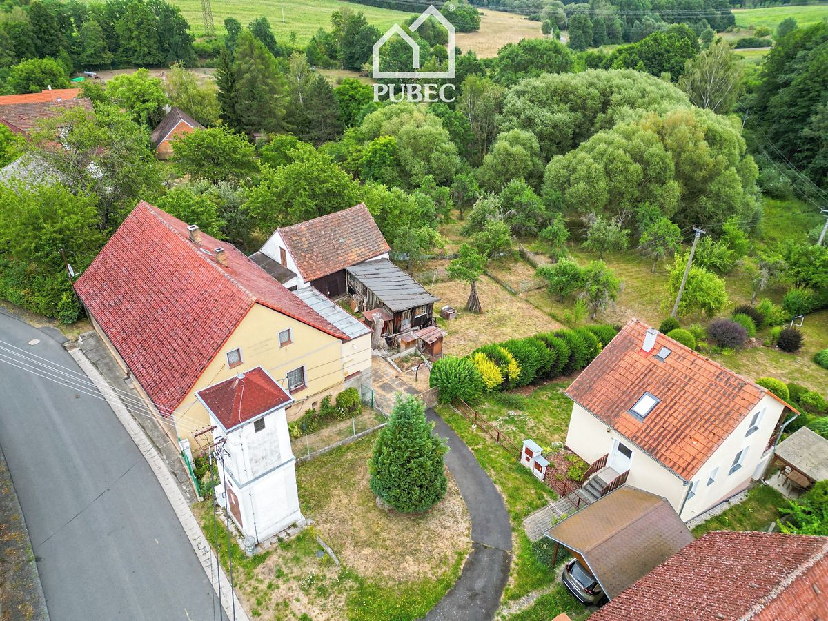 Prodej rodinného domu 227 m², pozemek 596 m² – fotografie 2
