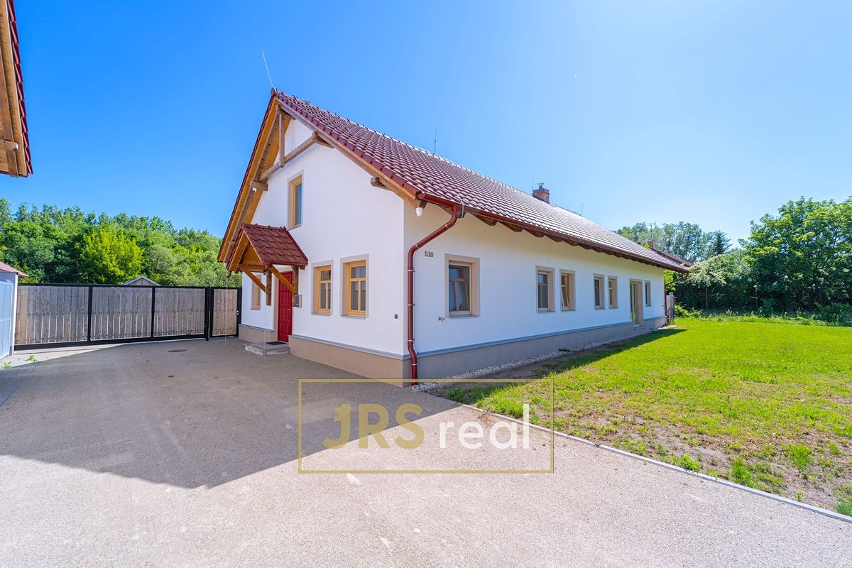 Prodej rodinného domu 187 m², pozemek 2699 m²