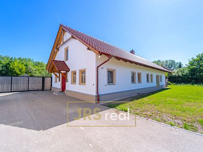 Prodej rodinného domu 187 m², pozemek 2699 m²