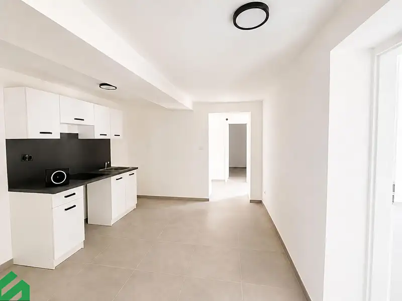 Pronájem bytu pokoje 18 m², Praha – náhled fotky 1