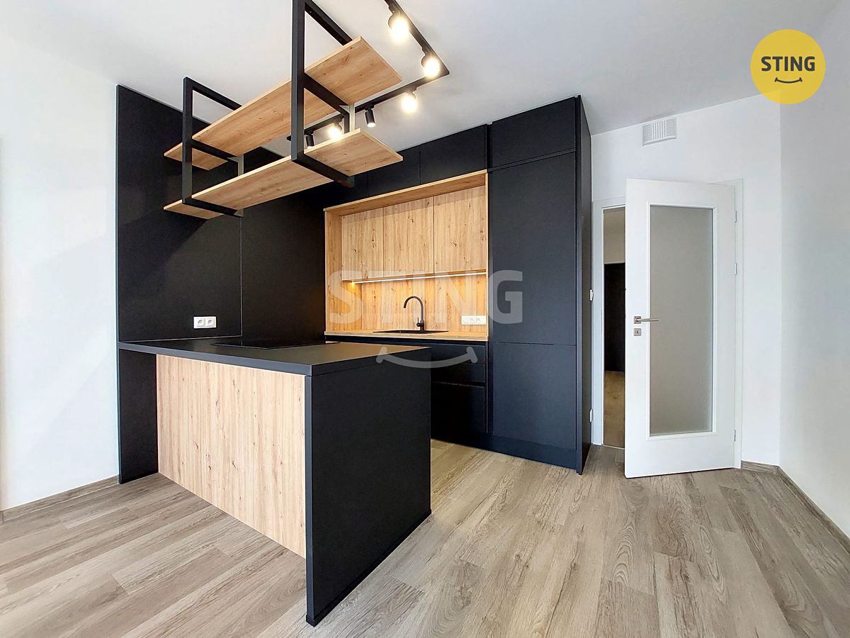 Pronájem bytu 2+kk 65 m² – fotografie 3