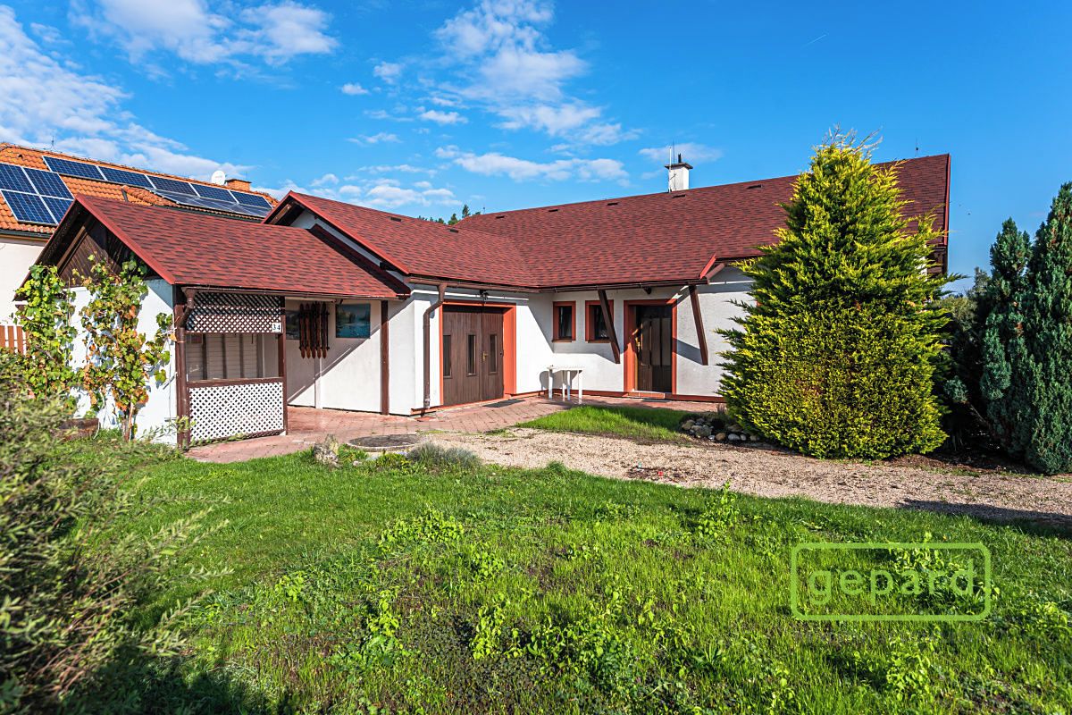 Pronájem rodinného domu 81 m², pozemek 880 m² – fotografie 2