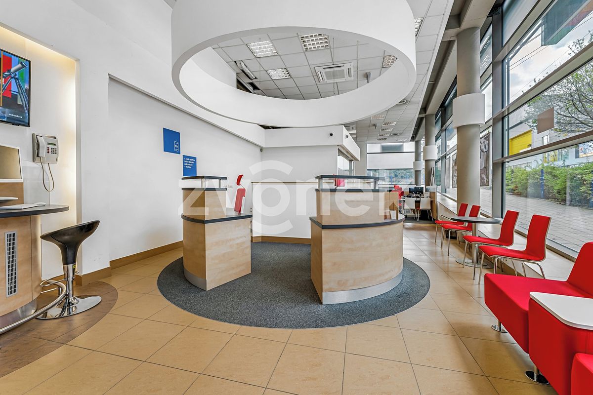 Pronájem obchodního prostoru 158 m² – fotografie 2