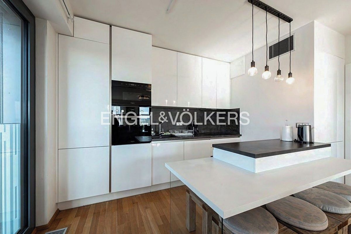 Pronájem bytu 4+kk 132 m² – fotografie 2