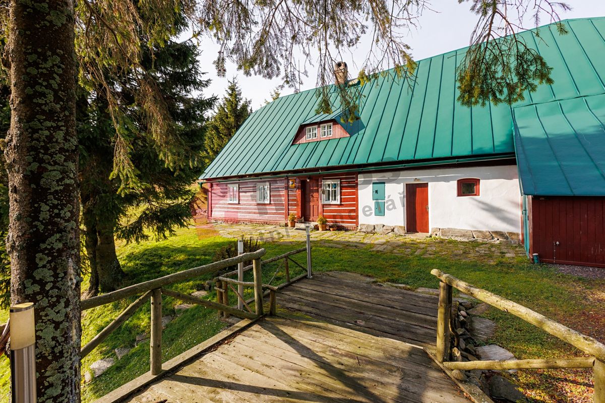 Prodej rodinného domu 233 m², pozemek 2363 m² – fotografie 2