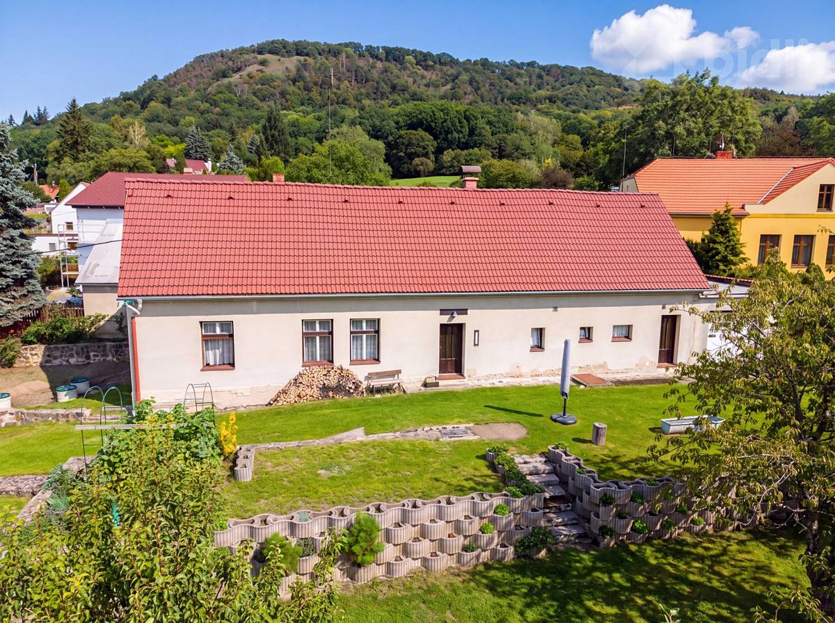 Prodej rodinného domu 100 m², pozemek 862 m²