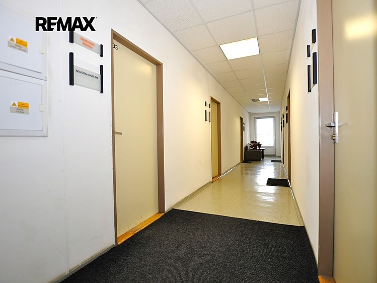 Pronájem komerčního prostoru, 25 m² (6 z 11)