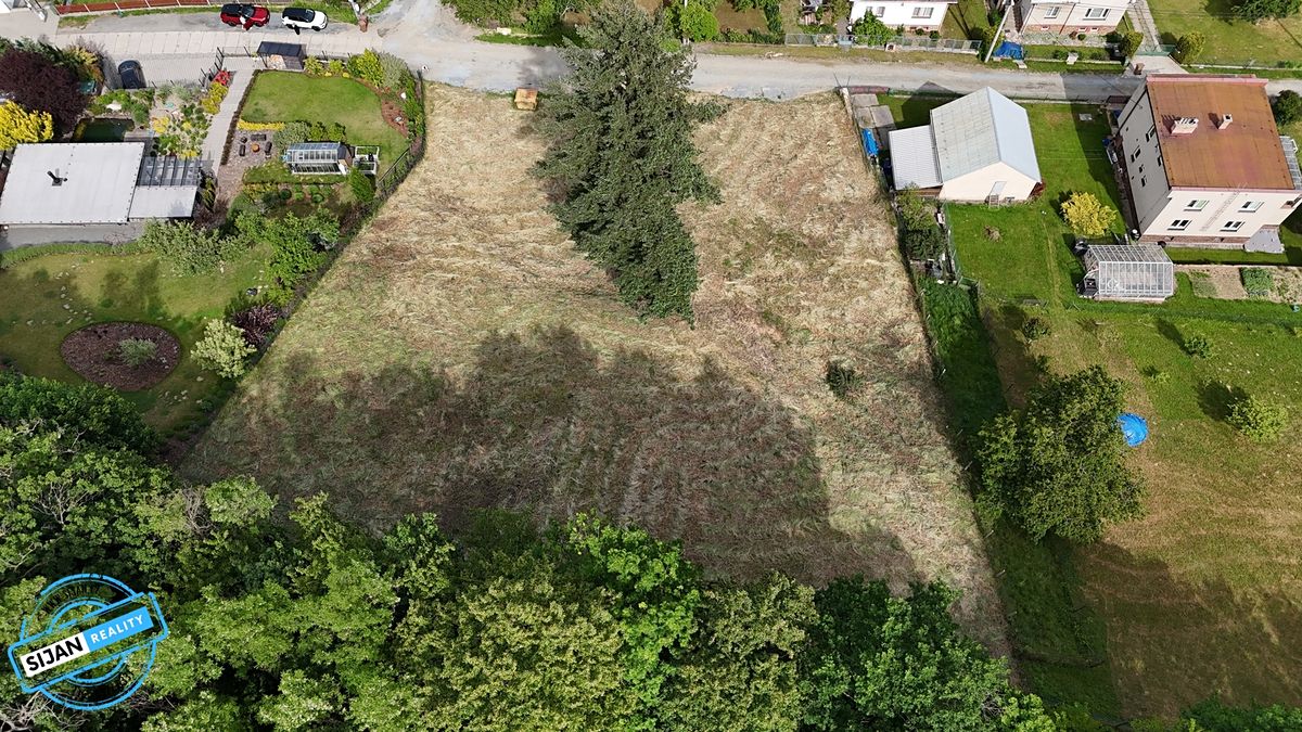 Prodej stavebního pozemku 1306 m² – fotografie 4
