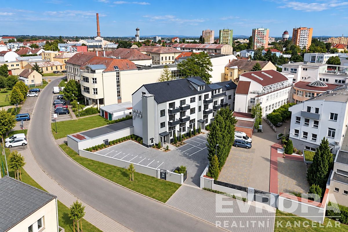 Pronájem bytu 1+kk 31 m² – fotografie 2