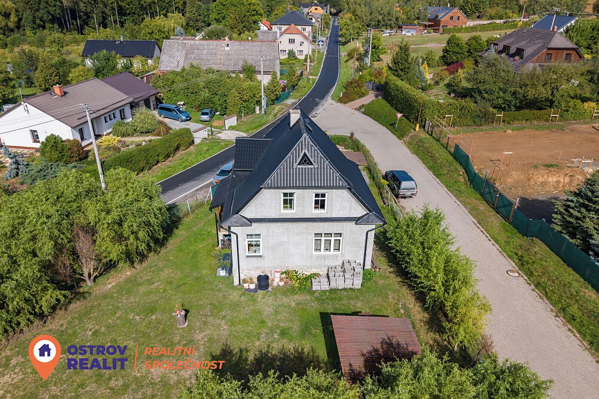 Prodej rodinného domu 140 m², pozemek 1034 m² – fotografie 2