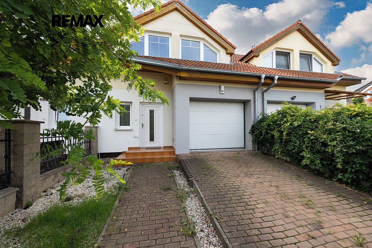 Pronájem rodinného domu 151 m², pozemek 196 m² – fotografie 2