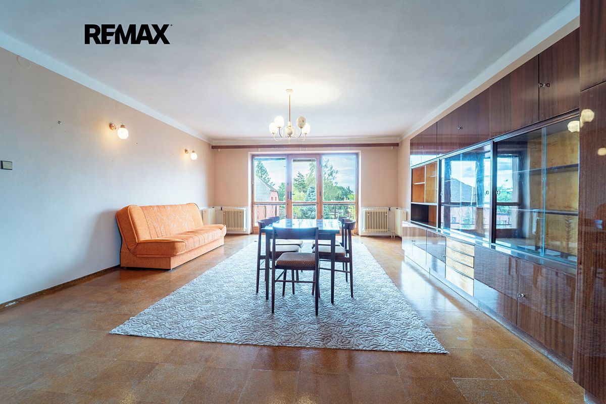 Prodej rodinného domu 234 m², pozemek 999 m² – fotografie 5