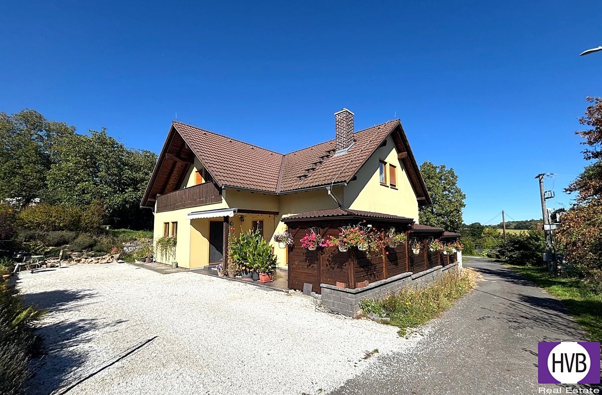 Prodej rodinného domu 168 m², pozemek 1218 m² – fotografie 3