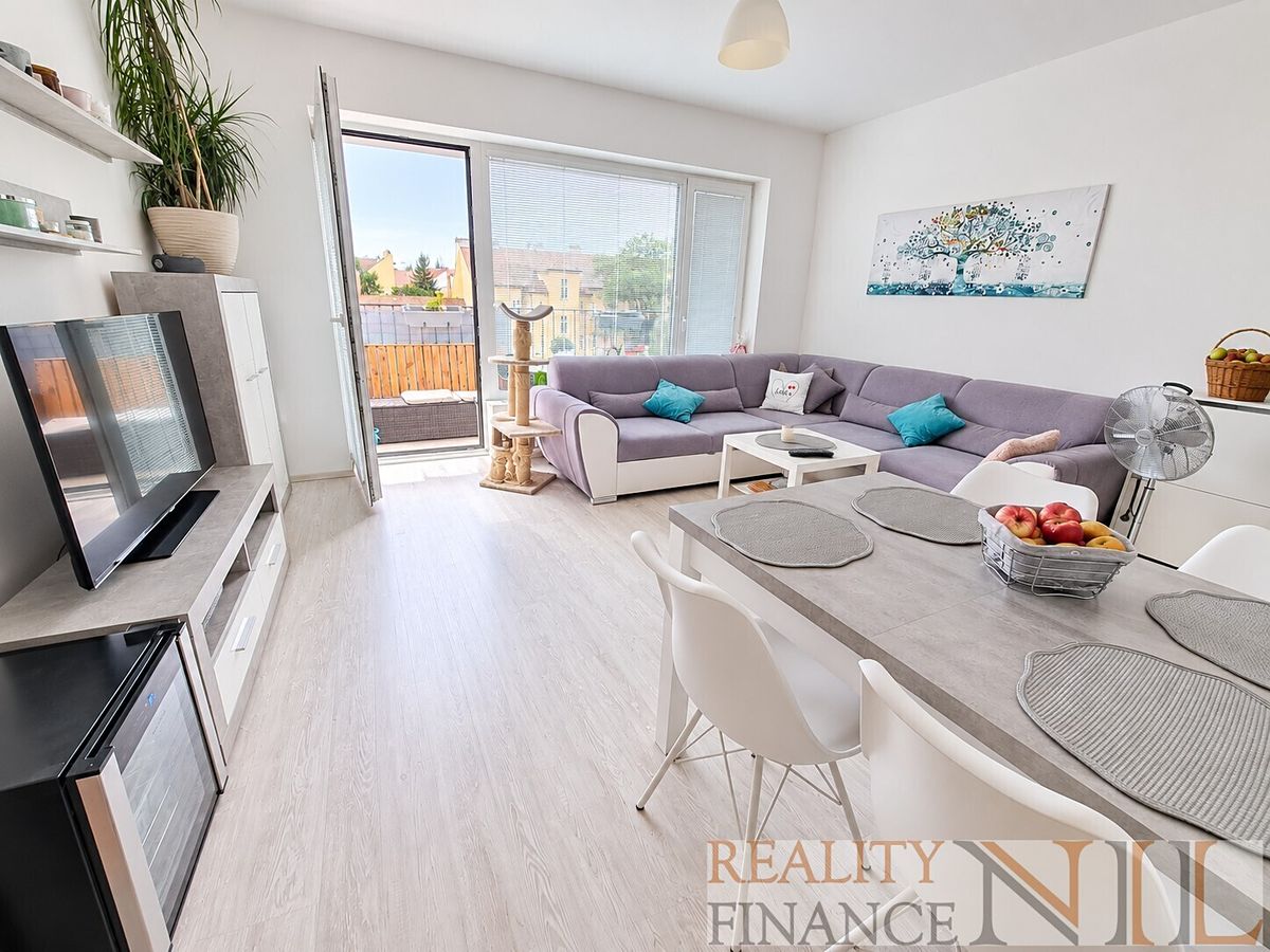 Pronájem bytu 2+kk 59 m² – fotografie 4