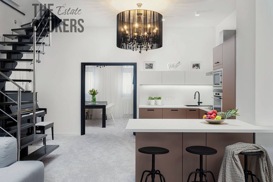 Pronájem bytu 4+kk 170 m² – fotografie 2