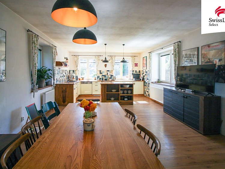 Haus zum Kauf, 255 m² (1 von 21)