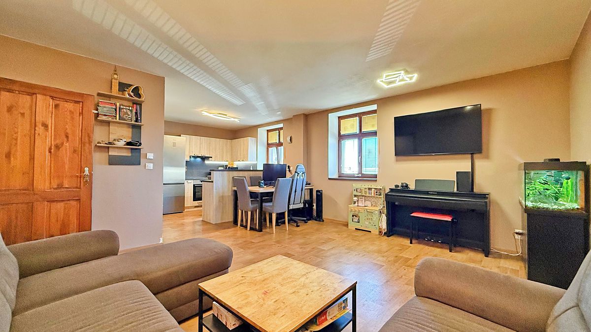 Prodej vícegeneračního domu 226 m², pozemek 358 m² – fotografie 3