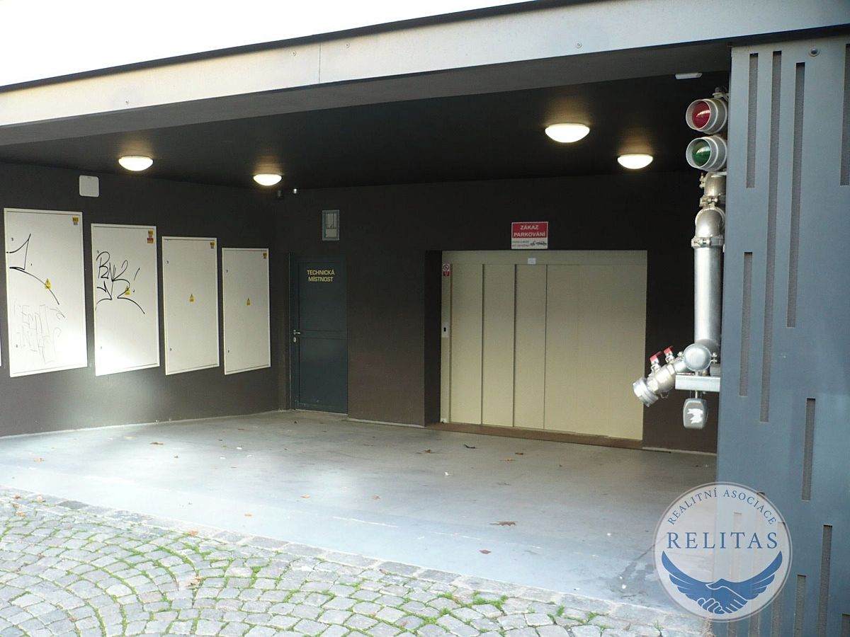 Prodej garážového stání 15 m² – fotografie 3