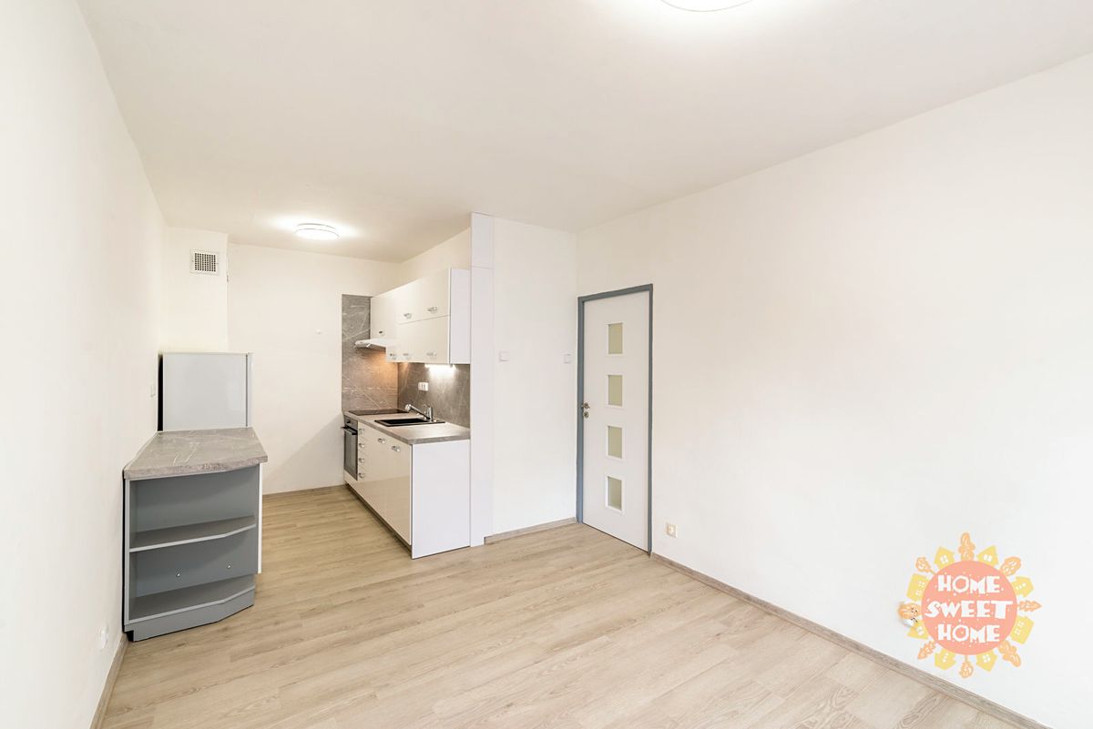 Pronájem bytu 2+kk 48 m² – fotografie 3