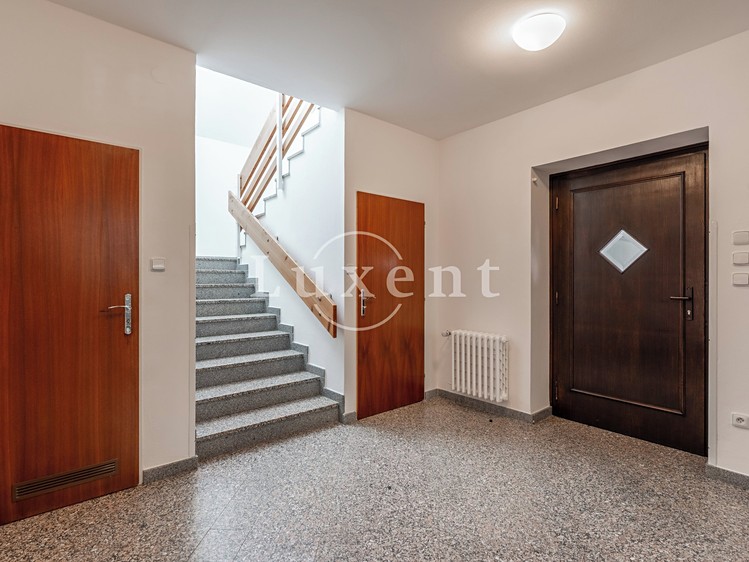 Pronájem domu, 417 m² (26 z 38)