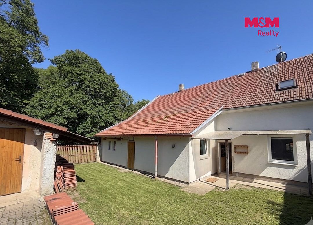 Prodej rodinného domu 306 m², pozemek 697 m² – fotografie 4