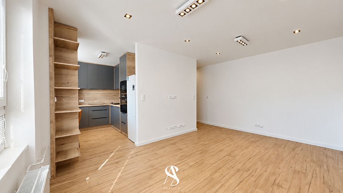 Pronájem bytu 2+kk 49 m² – fotografie 2