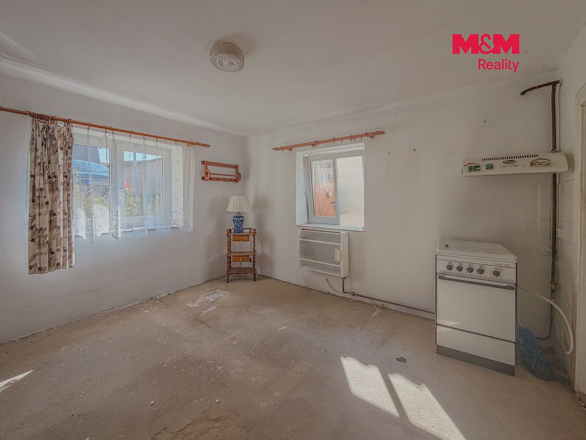 Prodej rodinného domu 75 m², pozemek 126 m² – fotografie 2