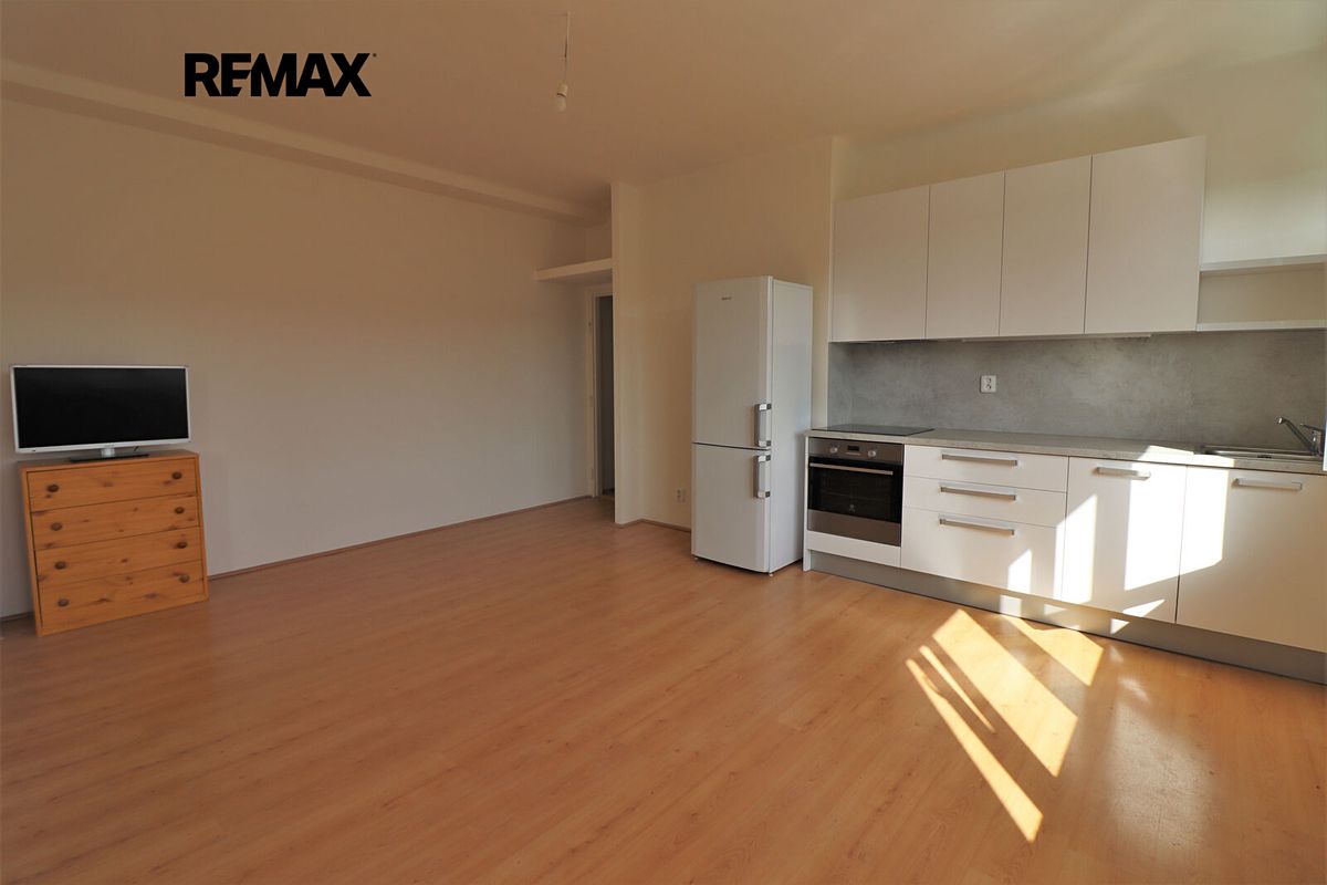 Pronájem bytu 2+kk 40 m² – fotografie 4