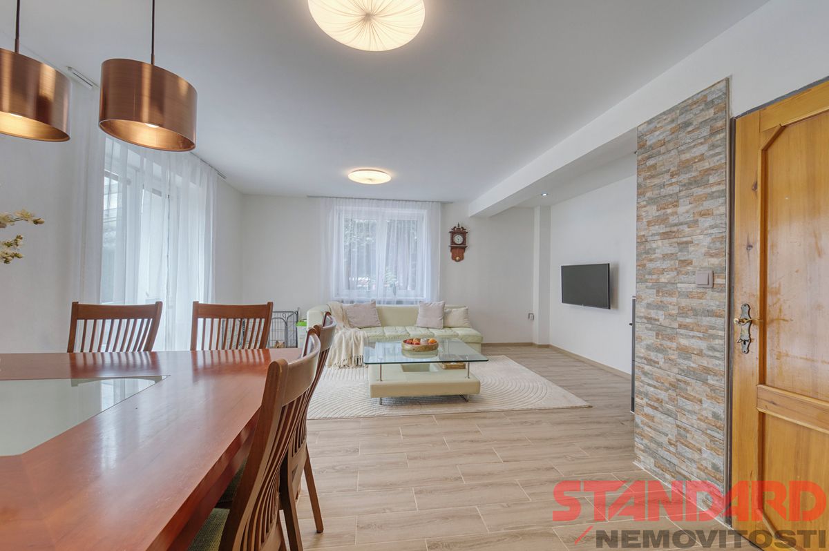 Prodej rodinného domu 207 m², pozemek 1063 m² – fotografie 4