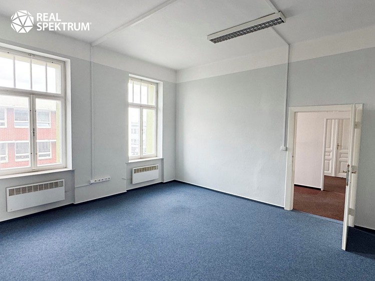 Комерційне приміщення на продаж, 1 790 м² (15 з 41)