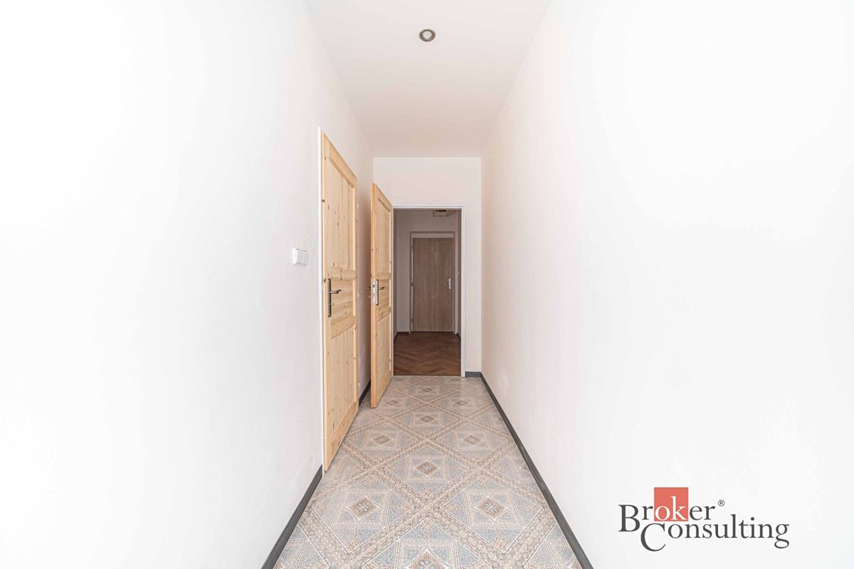 Pronájem bytu 2+1 76 m² – fotografie 2