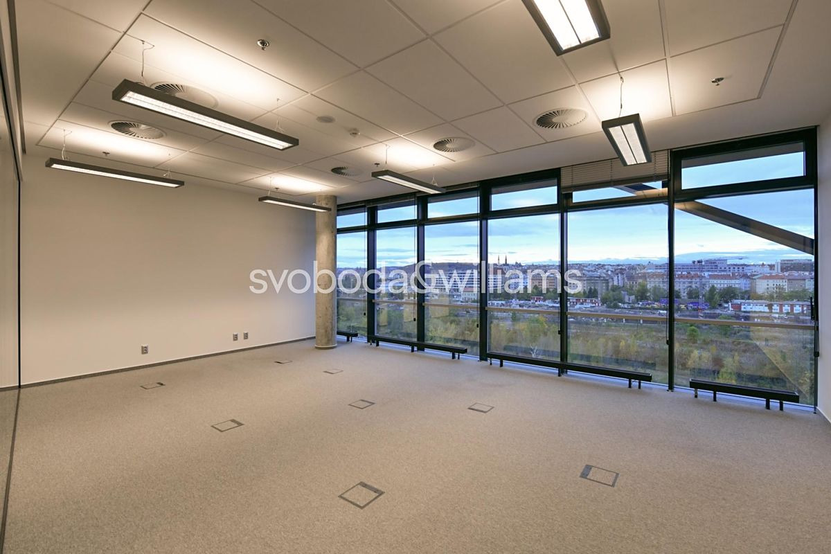 Pronájem kanceláře 1285 m² – fotografie 5