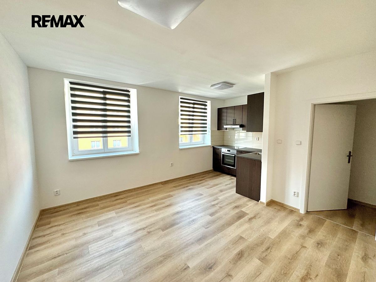 Pronájem bytu 2+kk 46 m² – fotografie 3