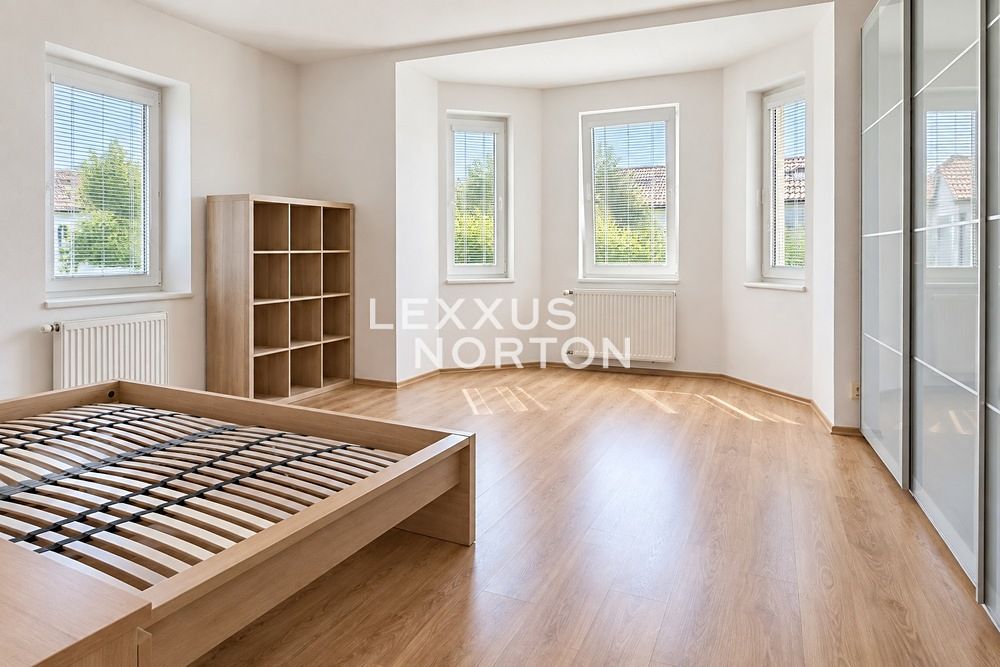 Pronájem bytu 4+1 155 m² – fotografie 5