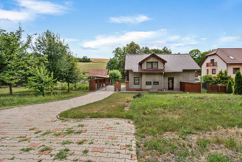 Prodej rodinného domu 143 m², pozemek 869 m² – fotografie 4