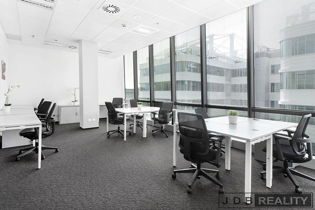 Pronájem kanceláře 150 m² – fotografie 3