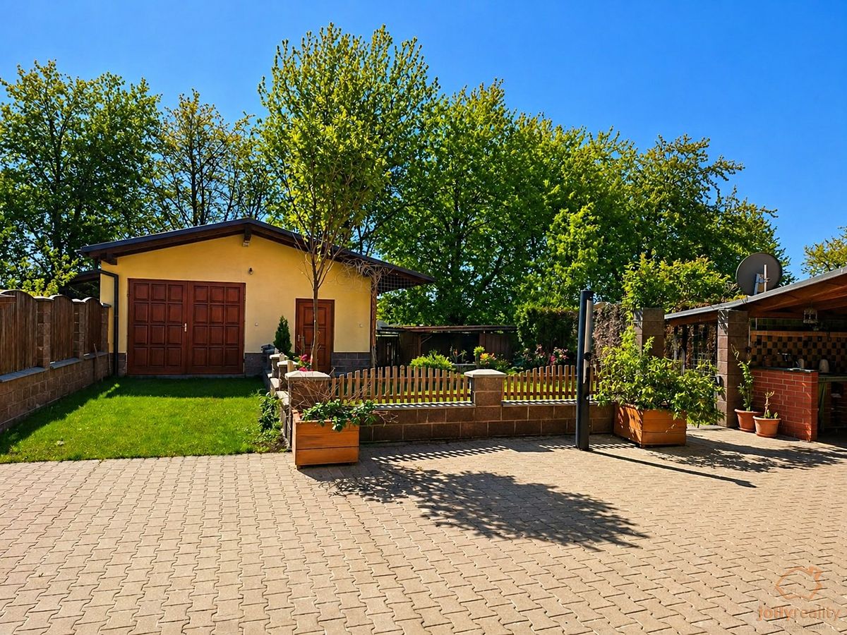 Prodej rodinného domu 290 m², pozemek 559 m² – fotografie 3