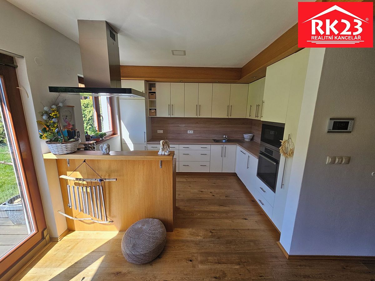 Prodej rodinného domu 110 m², pozemek 883 m² – fotografie 4